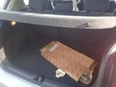 Scrapping Vehicle toyota corolla (_e12_) 2.0 d-4d (cde120r_ cde120l_) of the year 2004 powered 1cdftv