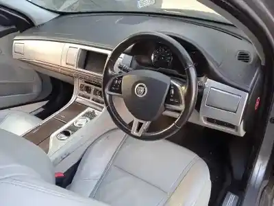 Veículo de Sucata jaguar xf i (x250) 2.2 d do ano 2013 alimentado 224dt