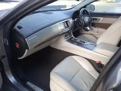 Veículo de Sucata jaguar xf i (x250) 2.2 d do ano 2013 alimentado 224dt