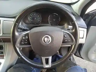 Veículo de Sucata jaguar xf i (x250) 2.2 d do ano 2013 alimentado 224dt