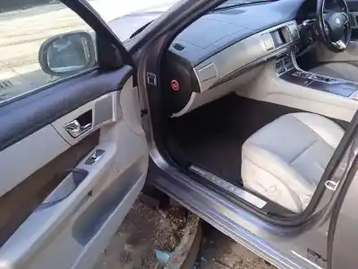 Veículo de Sucata jaguar xf i (x250) 2.2 d do ano 2013 alimentado 224dt