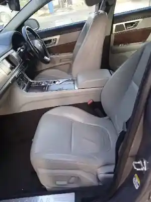 Veículo de Sucata jaguar xf i (x250) 2.2 d do ano 2013 alimentado 224dt