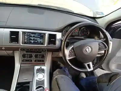 Veículo de Sucata jaguar xf i (x250) 2.2 d do ano 2013 alimentado 224dt