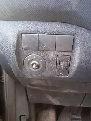 Veículo de Sucata peugeot partner kasten confort pack l2 do ano 2011 alimentado 9h02