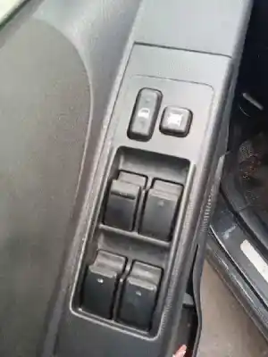 Veículo de Sucata toyota corolla verso (r1) 2.2 d-4d sport do ano 2006 alimentado 2adfhv