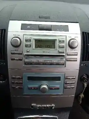 Veículo de Sucata toyota corolla verso (r1) 2.2 d-4d sport do ano 2006 alimentado 2adfhv