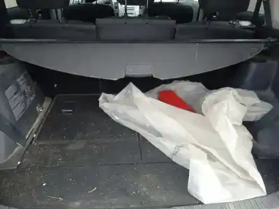 Veículo de Sucata toyota corolla verso (r1) 2.2 d-4d sport do ano 2006 alimentado 2adfhv