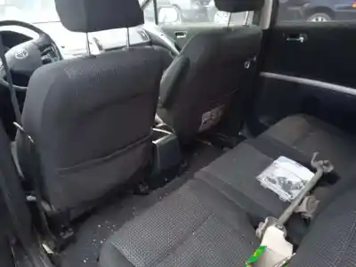 Veículo de Sucata toyota corolla verso (r1) 2.2 d-4d sport do ano 2006 alimentado 2adfhv