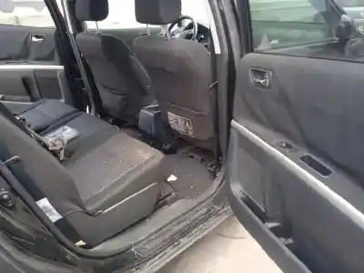 Veículo de Sucata toyota corolla verso (r1) 2.2 d-4d sport do ano 2006 alimentado 2adfhv