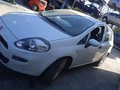 Veículo de Sucata fiat punto (199) easy do ano 2015 alimentado 199a9000