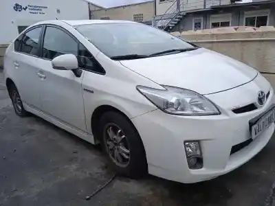 Vehicul casat TOYOTA PRIUS (NHW30) Plug-in Hybrid Advance al anului 2012 alimentat 2ZR