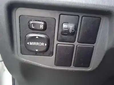 Здавання транспортного засобу toyota prius (nhw30) plug-in hybrid advance року 2012 потужний 2zr