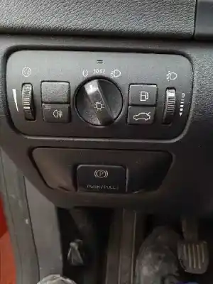 Veículo de Sucata volvo v60 kombi 2.0 diesel cat do ano 2011 alimentado d5204t2