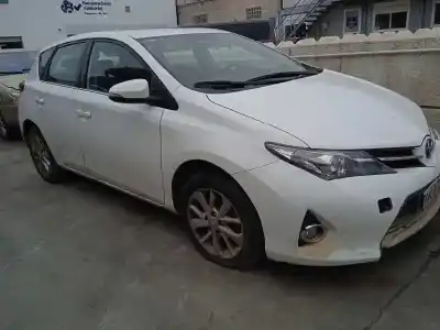 Sloopvoertuig TOYOTA AURIS Active van het jaar 2013 aangedreven 1ZR
