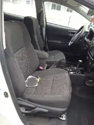 Scrapping Vehicle toyota auris active of the year 2013 powered 1zr