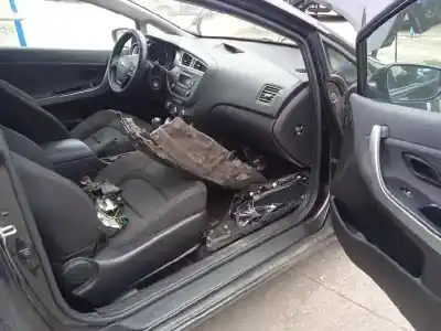 Здавання транспортного засобу kia cee´d 1.6 crdi cat року 2014 потужний d4fb