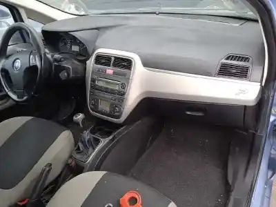 Veículo de Sucata fiat grande punto (199) 1.3 16v jtd cat do ano 2006 alimentado 199a2000