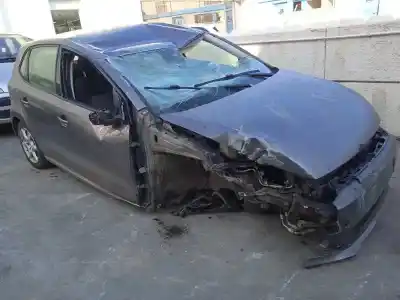 Veículo de Sucata VOLKSWAGEN POLO (6R1) Advance do ano 2011 alimentado CGPA