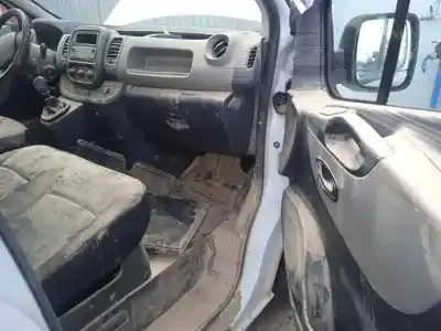 Veículo de Sucata renault trafic combi combi 9 l2h1 2.9t (8/9 plazas) largo do ano 2018 alimentado r9m413