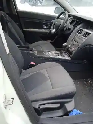 Scrapping Vehicle renault latitude (l70_) 2.0 dci 150 (l70h) of the year 2011 powered m9r824