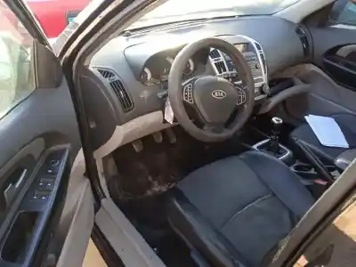Veicolo di demolizione kia pro cee´d (ed) 2.0 crdi 140 dell'anno 2007 alimentato d4ea