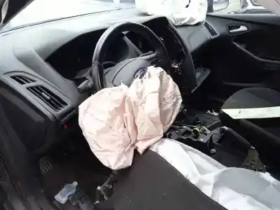 Veículo de Sucata ford focus lim. business do ano 2017 alimentado xwda