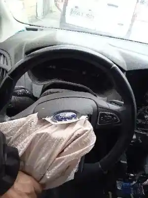 Veículo de Sucata ford focus lim. business do ano 2017 alimentado xwda