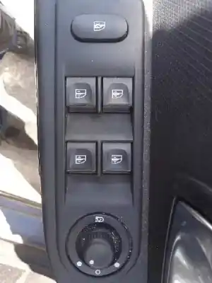 Veículo de Sucata renault clio iv (bh_) 0.9 tce 90 do ano 2015 alimentado h4b400