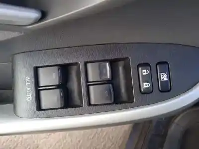 Sloopvoertuig toyota prius (nhw30) plug-in hybrid advance van het jaar 2012 aangedreven 2zr