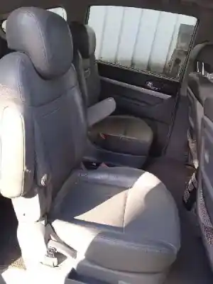 Здавання транспортного засобу ssangyong rodius xdi року 2006 потужний d27dt