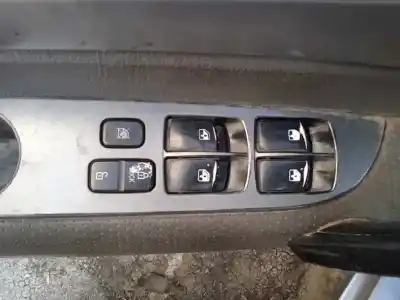 Здавання транспортного засобу ssangyong rodius xdi року 2006 потужний d27dt