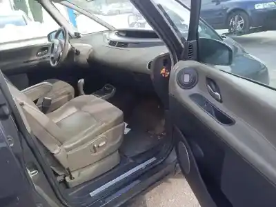 Здавання транспортного засобу renault espace iv (jk0/1_) 3.5 v6 (jk00 jk0f jk0p jk0s jk0w) року 2005 потужний v4y711