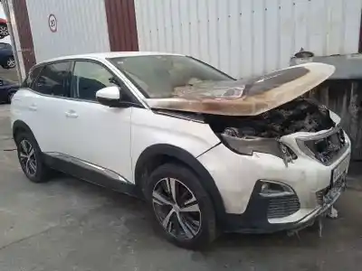 Verschrottungsfahrzeug PEUGEOT                                            3008                                                                                                                                                                                                                                                       Allure                                                                                                                                                                                                                                                     des Jahres 2017 angetrieben HN02