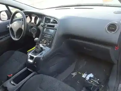 Veículo de Sucata peugeot 5008 premium do ano 2010 alimentado 9hz