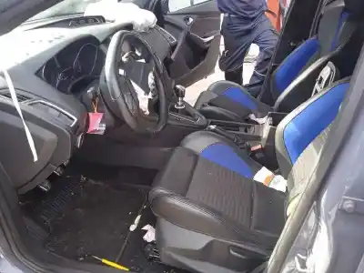 Sloopvoertuig ford focus lim. st van het jaar 2015 aangedreven t8da