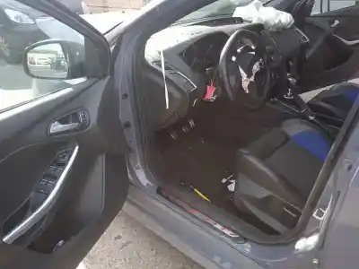 Sloopvoertuig ford focus lim. st van het jaar 2015 aangedreven t8da