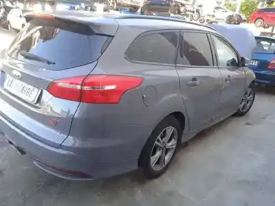 Sloopvoertuig ford focus lim. st van het jaar 2015 aangedreven t8da