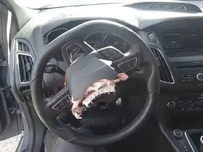 Sloopvoertuig ford focus lim. st van het jaar 2015 aangedreven t8da