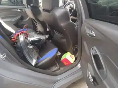 Sloopvoertuig ford focus lim. st van het jaar 2015 aangedreven t8da