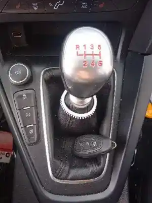 Sloopvoertuig ford focus lim. st van het jaar 2015 aangedreven t8da