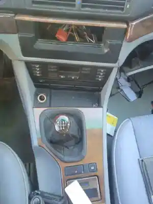 Veículo de Sucata bmw serie 5 berlina (e39) 2.0 16v diesel cat do ano 2002 alimentado 204d1