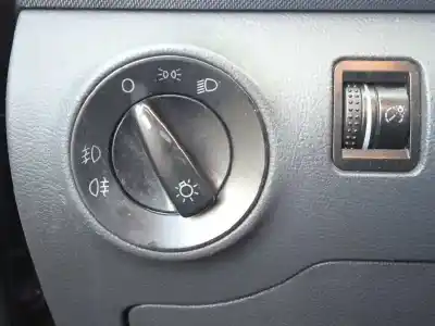 Vehicul casat seat alhambra (7v9) sport al anului 2003 alimentat asz