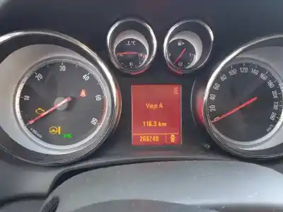 Veículo de Sucata opel astra j lim. sport do ano 2010 alimentado a17dtr