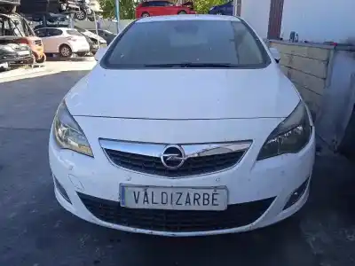 Veículo de Sucata opel astra j lim. sport do ano 2010 alimentado a17dtr