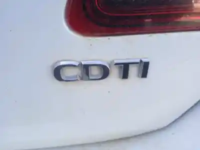 Veículo de Sucata opel astra j lim. sport do ano 2010 alimentado a17dtr