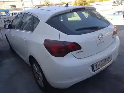 Veículo de Sucata opel astra j lim. sport do ano 2010 alimentado a17dtr