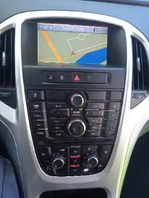 Veículo de Sucata opel astra j lim. sport do ano 2010 alimentado a17dtr