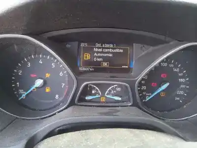 Sloopvoertuig ford focus lim. black&red van het jaar 2016 aangedreven m1dd