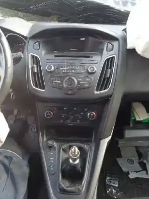 Sloopvoertuig ford focus lim. black&red van het jaar 2016 aangedreven m1dd