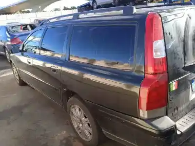 Vehículo de desguace volvo                                              v70 familiar                                                                                                                                                                                                                                               2.4 diesel                                                                                                                                                                                                                                                 del año 2006 con motor d5244t